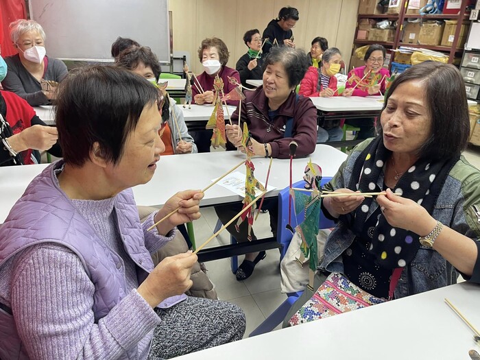 参加者从筹备、排练和表演「皮影戏」的过程中，深入了解观塘区的历史、演变及观塘市中心的整体未来发展。